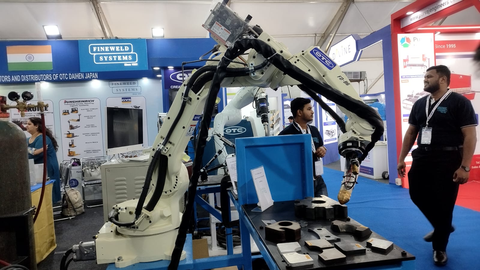 Industrial robot arm exhibit
